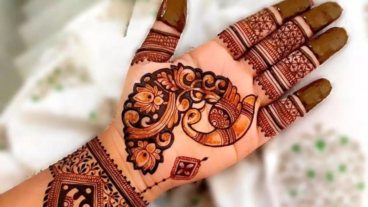 Mehndi Design for Republic